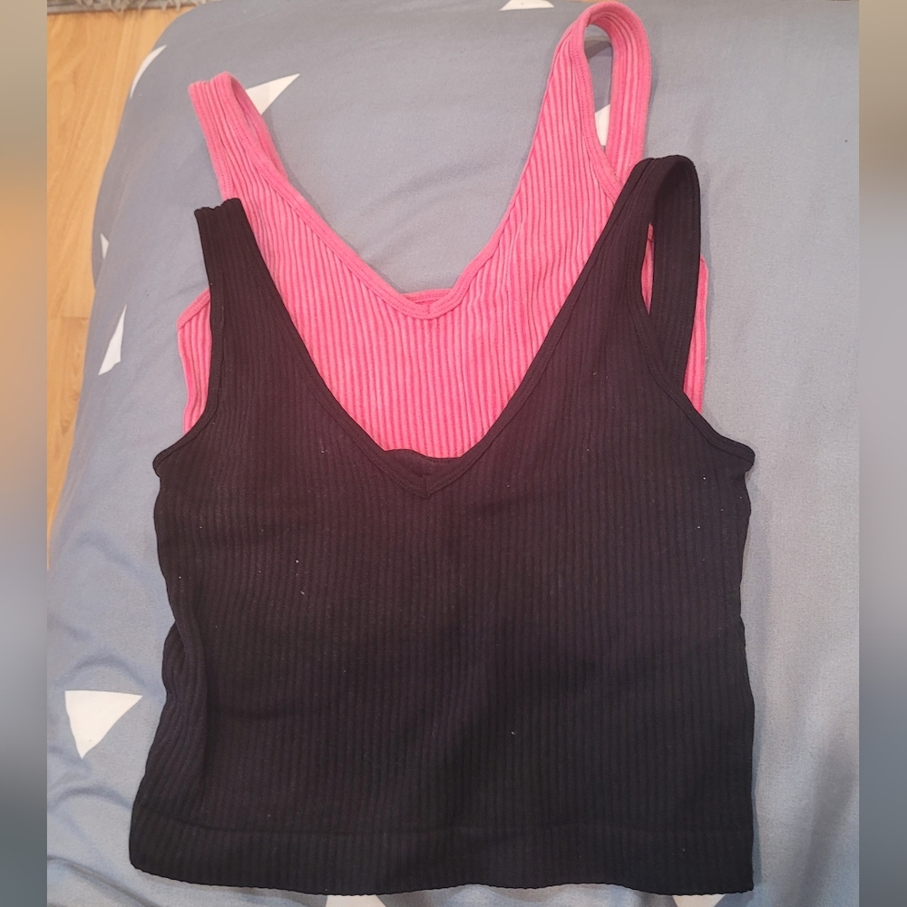 2 tops black and pink, size S/M, barely worn